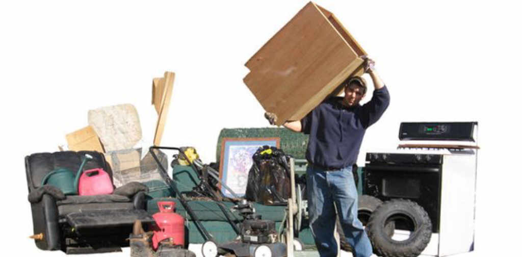 Почистване в София и област на дворове, мазета, тавани