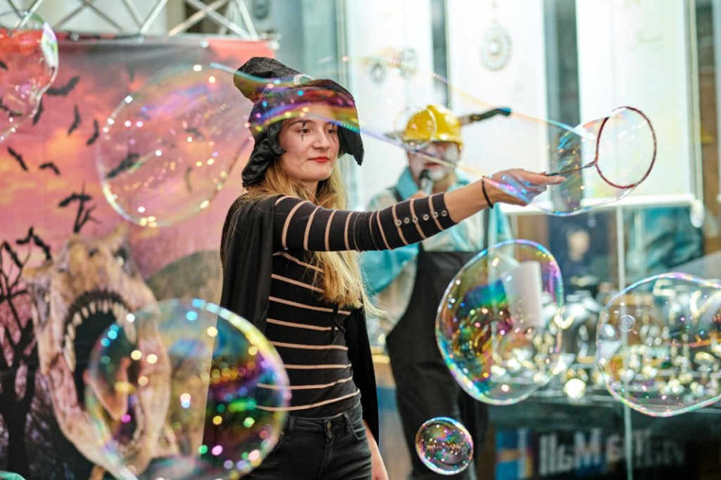 Шоу с гигантски сапунени балони у дома