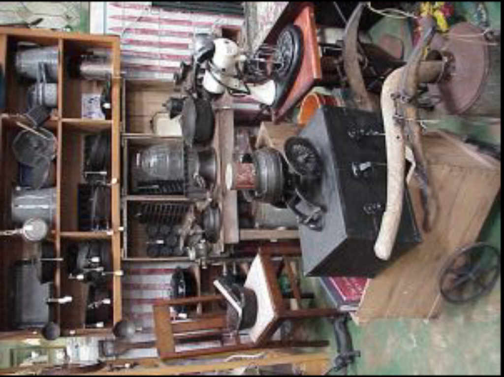 Чистене на отпадъци от мазета, тавани в София и област