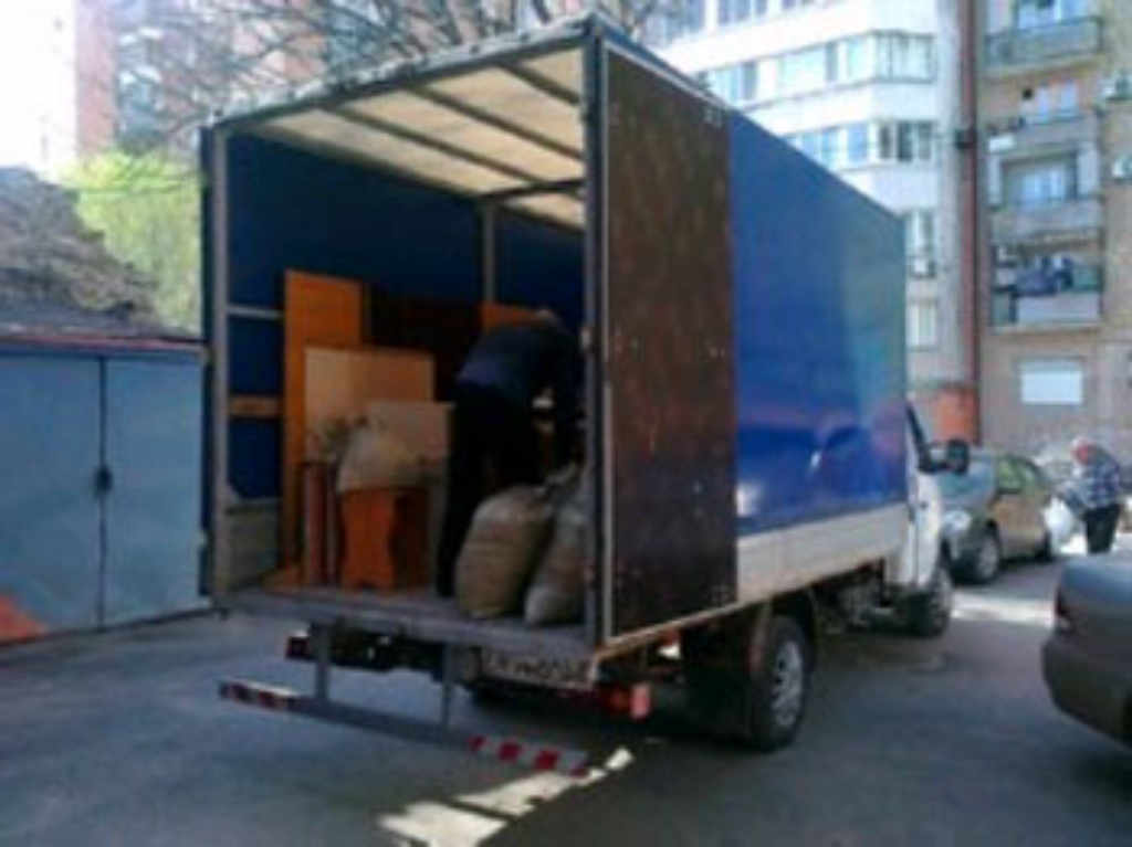 Бързо почистване на мазета и тавани София