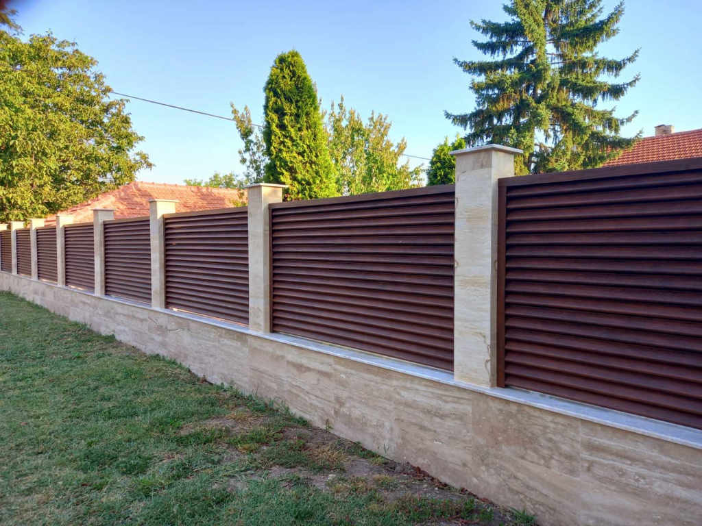 огради за двор