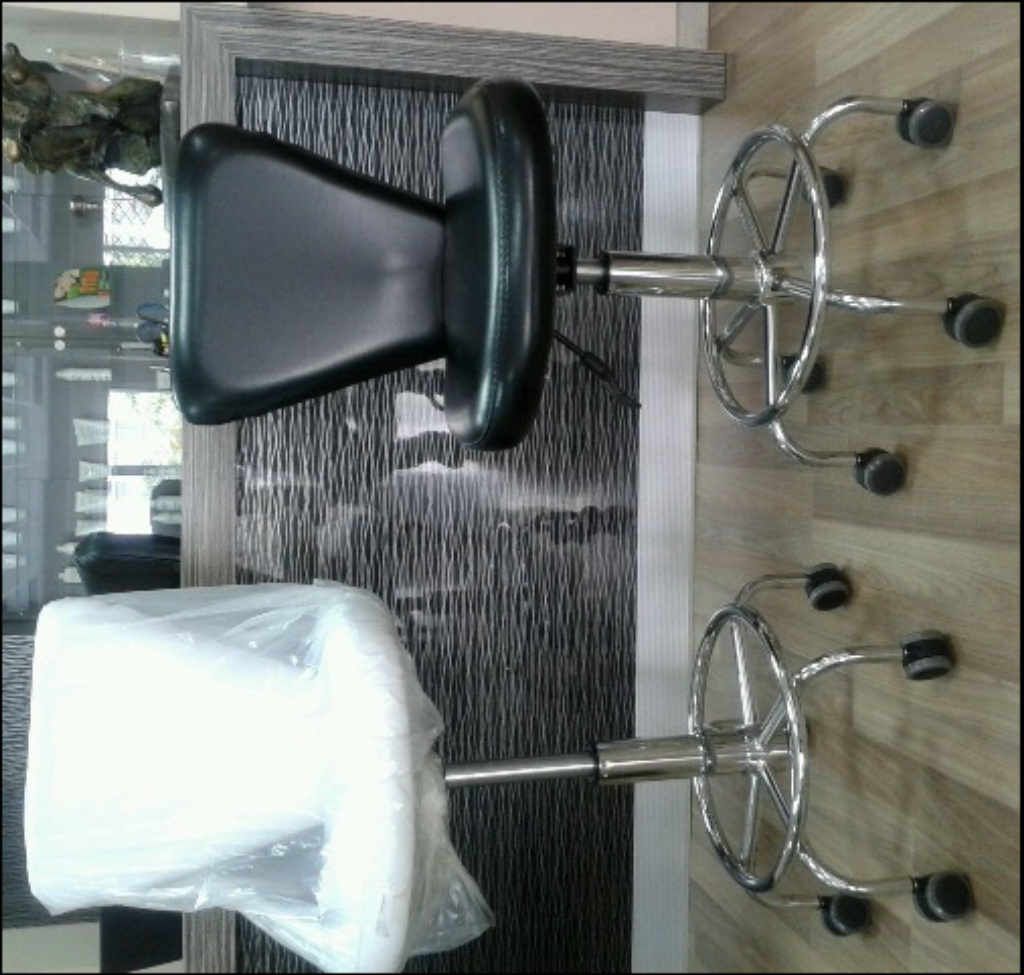 работен стол за козметик - 160лв