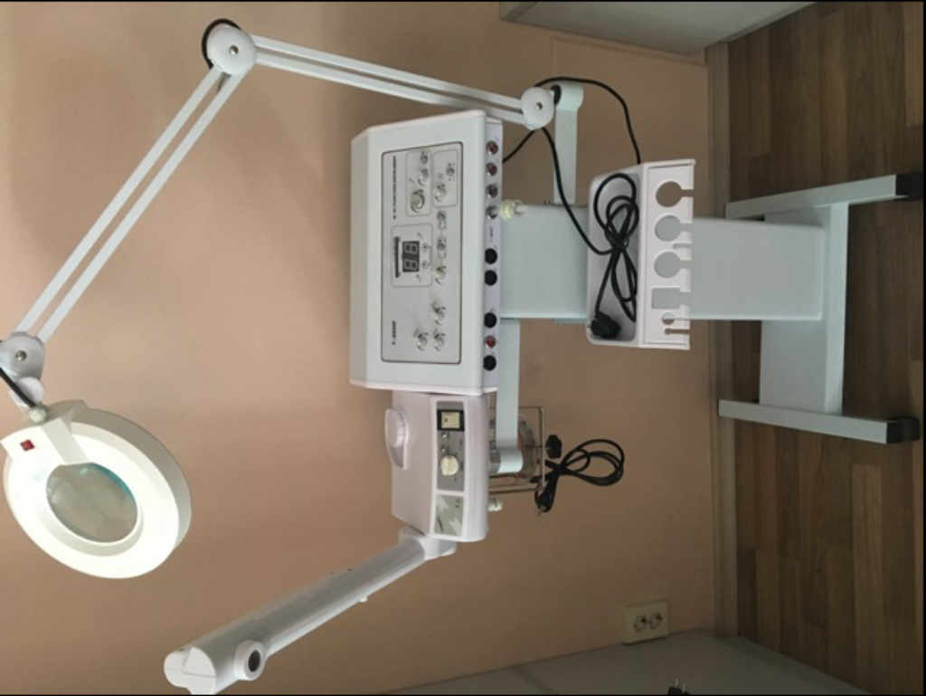 Козметичен Апарат 10 в 1 F-8800F